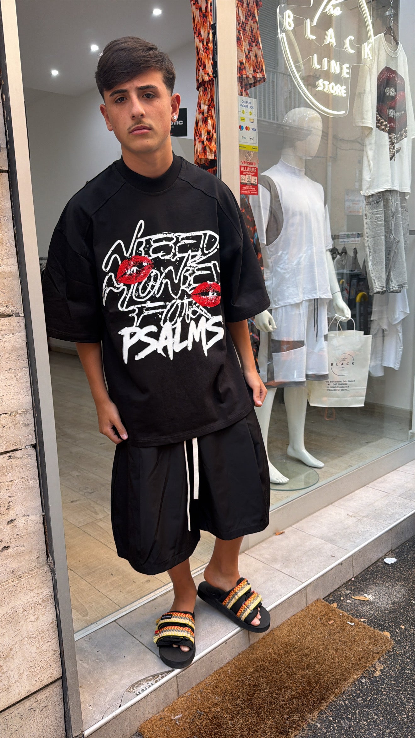 T-shirt NEED MONEY